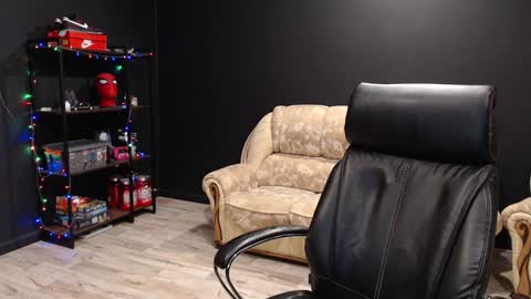 Snapshot of mihasikd chatting on 12-24-24, 03:58 Misha Winchester online show from 12-24-24, 03:58