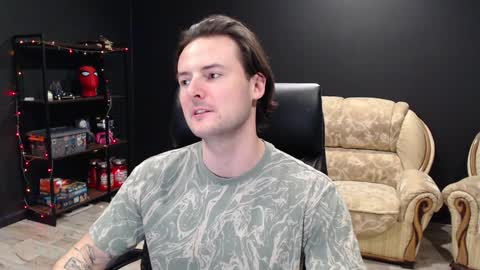 Snapshot of mihasikd chatting on 12-28-24, 06:18 Misha Winchester online show from 12-28-24, 06:18