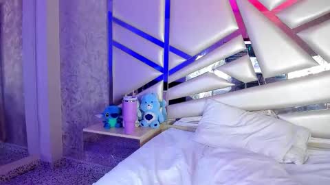 MIA 3 online show from 10-28-25, 03:21