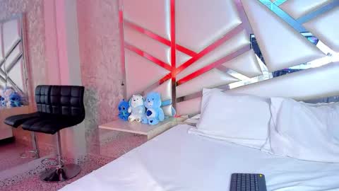 MIA 3 online show from 12-18-25, 03:01