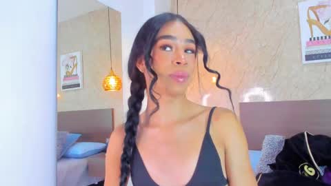 Miia online show from 04-06-26, 12:17