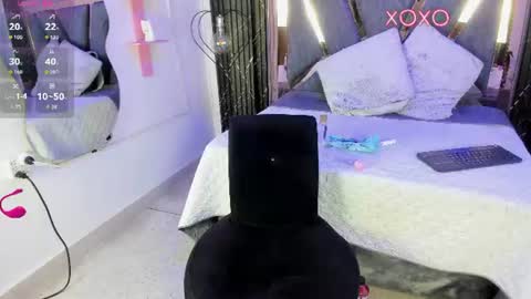 Snapshot of miia_deluxe_ chatting on 06-17-26, 01:52 miia_deluxe_ online show from 06-17-26, 01:52