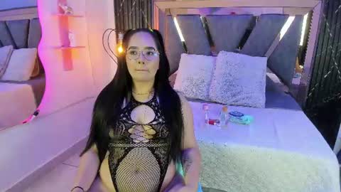 Snapshot of miia_deluxe_ chatting on 06-22-26, 02:13 miia_deluxe_ online show from 06-22-26, 02:13