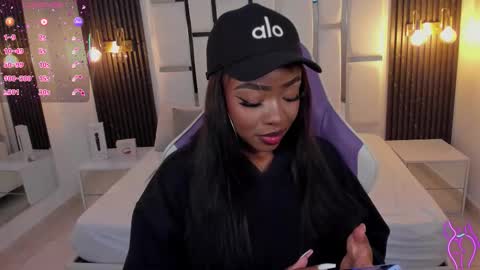 Miia Schwarz  online show from 10-10-25, 01:54