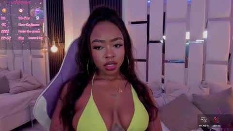 Miia Schwarz  online show from 11-24-25, 05:40