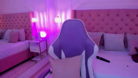 Snapshot of miia_schwarz chatting on 01-17-26, 08:01 Miia Schwarz online show from 01-17-26, 08:01