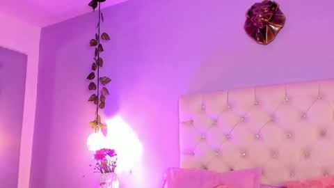 Mia online show from 03-02-25, 02:10