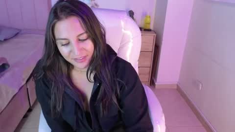 M I I A     online show from 05-31-26, 07:59