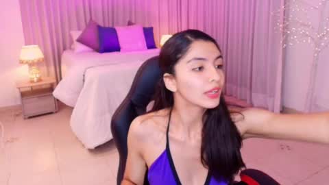 Mia online show from 02-18-25, 03:31