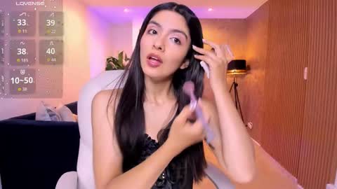 Mia online show from 09-27-25, 11:04