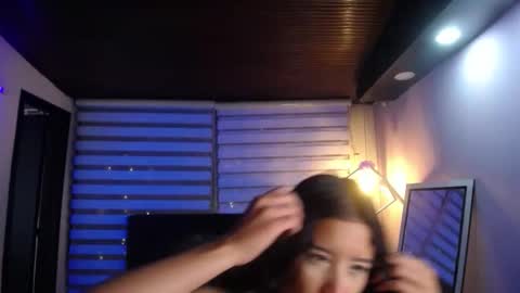 miiaa_evans1 online show from 10-19-25, 11:11