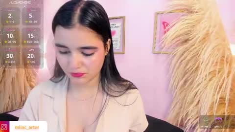 Snapshot of miiacarter_ chatting on 07-20-26, 12:07 MIA online show from 07-20-26, 12:07