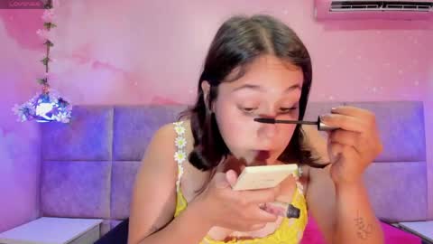 Snapshot of miiss_emmy chatting on 05-19-26, 07:20 Emmy online show from 05-19-26, 07:20