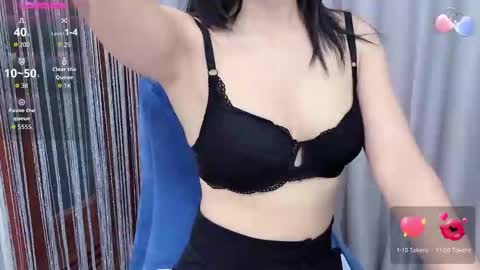 Snapshot of miixuuee chatting on 10-09-25, 12:52 Ema online show from 10-09-25, 12:52