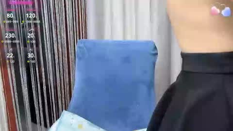 Snapshot of miixuuee chatting on 10-28-25, 01:20 Ema online show from 10-28-25, 01:20