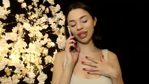 Mika online show from 12-11-24, 05:37