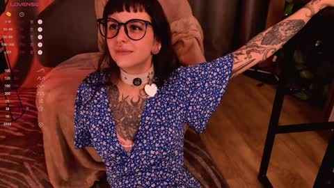 mika_moon_ online show from 12-08-24, 09:52