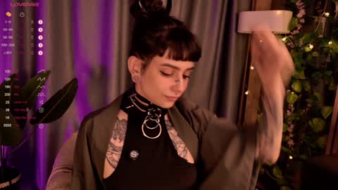 mika_moon_ online show from 12-12-24, 08:32