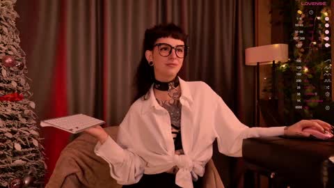 mika_moon_ online show from 12-30-24, 09:40