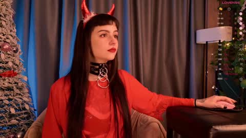 mika_moon_ online show from 12-31-24, 08:02