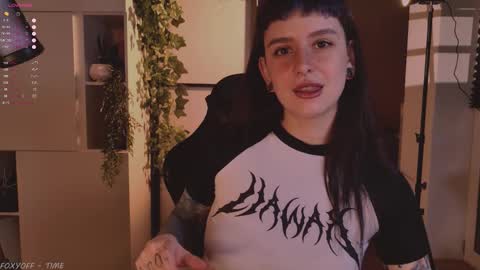 mika_moon_ online show from 09-24-25, 05:05