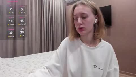 Mika online show from 11-04-25, 10:53