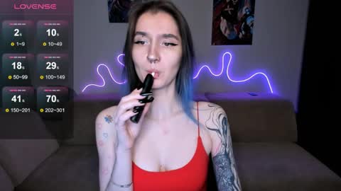 Mika online show from 04-06-26, 10:27