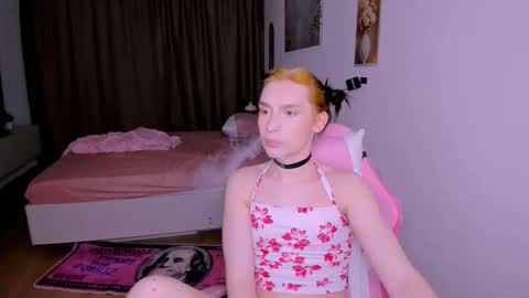 Snapshot of mikaella_nicole chatting on 06-07-26, 08:01 mikaella_nicole online show from 06-07-26, 08:01