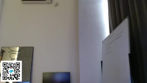 Snapshot of mikamilkies chatting on 05-26-26, 10:33 Mikamilkies online show from 05-26-26, 10:33
