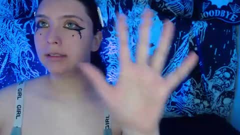 Mika online show from 09-15-25, 04:34