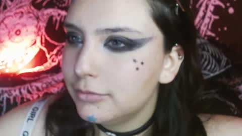 Mika online show from 10-20-25, 12:22