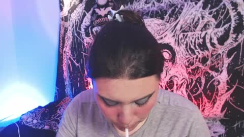 Mika online show from 04-03-26, 10:24