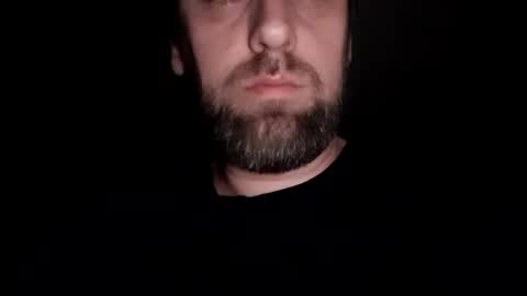 Snapshot of mikavfr chatting on 09-30-25, 03:33 Mika online show from 09-30-25, 03:33