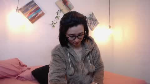 mikaza online show from 05-18-26, 01:06