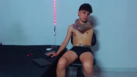 Mike IMDEPENDIENT MODEL online show from 10-05-25, 03:27