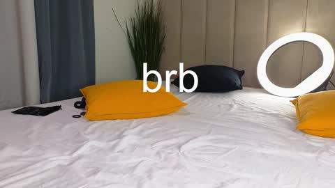 Snapshot of mike___magic chatting on 02-04-25, 01:59 Mike Magic online show from 02-04-25, 01:59