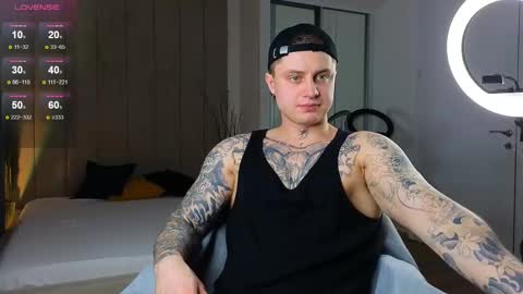 Snapshot of mike___magic chatting on 02-13-25, 10:34 Mike Magic online show from 02-13-25, 10:34