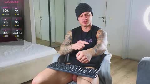 Snapshot of mike___magic chatting on 11-27-25, 05:42 Mike Magic online show from 11-27-25, 05:42