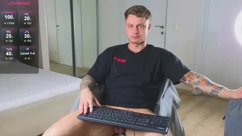 Snapshot of mike___magic chatting on 11-28-25, 05:43 Mike Magic online show from 11-28-25, 05:43