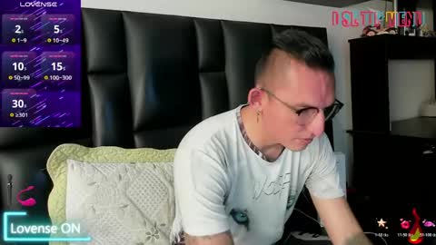 Snapshot of mike_bennet chatting on 03-23-26, 10:03 Mike Bennet Make me Cum Please online show from 03-23-26, 10:03