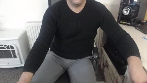 Snapshot of mike_master30 chatting on 02-12-25, 08:06 MikeMaster online show from 02-12-25, 08:06