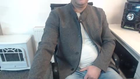 Snapshot of mike_master30 chatting on 02-13-25, 08:17 MikeMaster online show from 02-13-25, 08:17