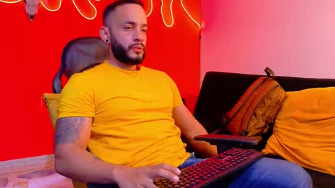 Snapshot of mike_savage3 chatting on 11-21-25, 12:48 Mike online show from 11-21-25, 12:48