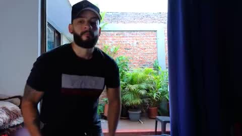 Snapshot of mike_savage3 chatting on 12-17-25, 12:33 Mike online show from 12-17-25, 12:33