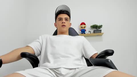 Snapshot of mikecooper_ chatting on 01-17-26, 06:22 Mike Cooper online show from 01-17-26, 06:22