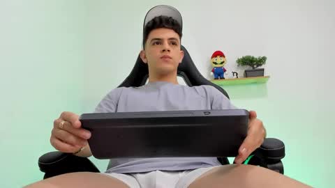 Snapshot of mikecooper_ chatting on 02-06-26, 03:11 Mike Cooper online show from 02-06-26, 03:11