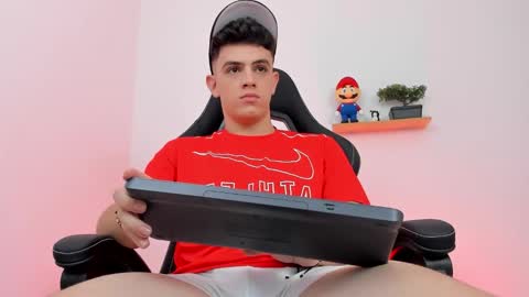 Snapshot of mikecooper_ chatting on 02-15-26, 01:35 Mike Cooper online show from 02-15-26, 01:35