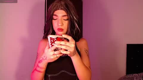 Snapshot of mikee_g chatting on 01-12-25, 11:15 ZARA BLARE online show from 01-12-25, 11:15