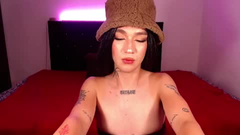 Snapshot of mikee_g chatting on 02-18-25, 02:16 ZARA BLARE online show from 02-18-25, 02:16