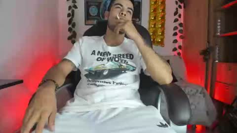 Snapshot of mikee_scooth chatting on 01-08-25, 01:42 mikee_scooth online show from 01-08-25, 01:42